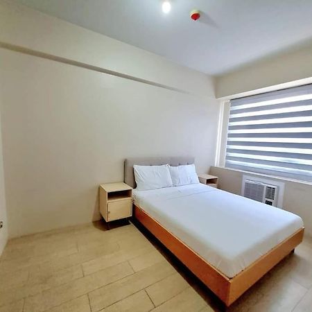 One Palm Tree Villas Manila Exterior photo